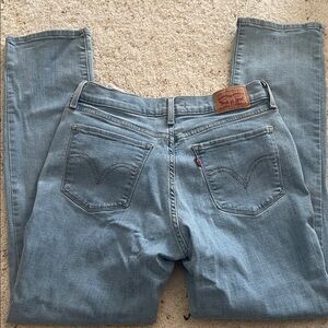 Levi's Women's Classic Blue Straight Leg Jeans size 10. 30x30